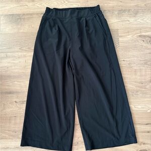 Athleta Black Relaxed wide leg cropped Pants